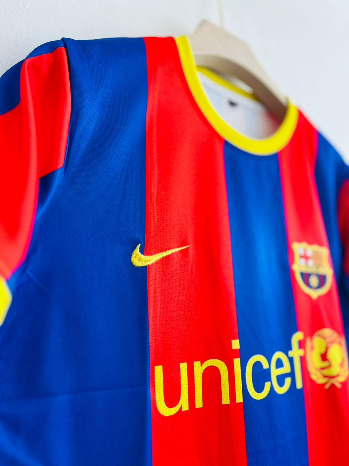 2010-11 Barcelona Home Kit - Classic Blaugrana Jersey Messi Version with Embroidered Design