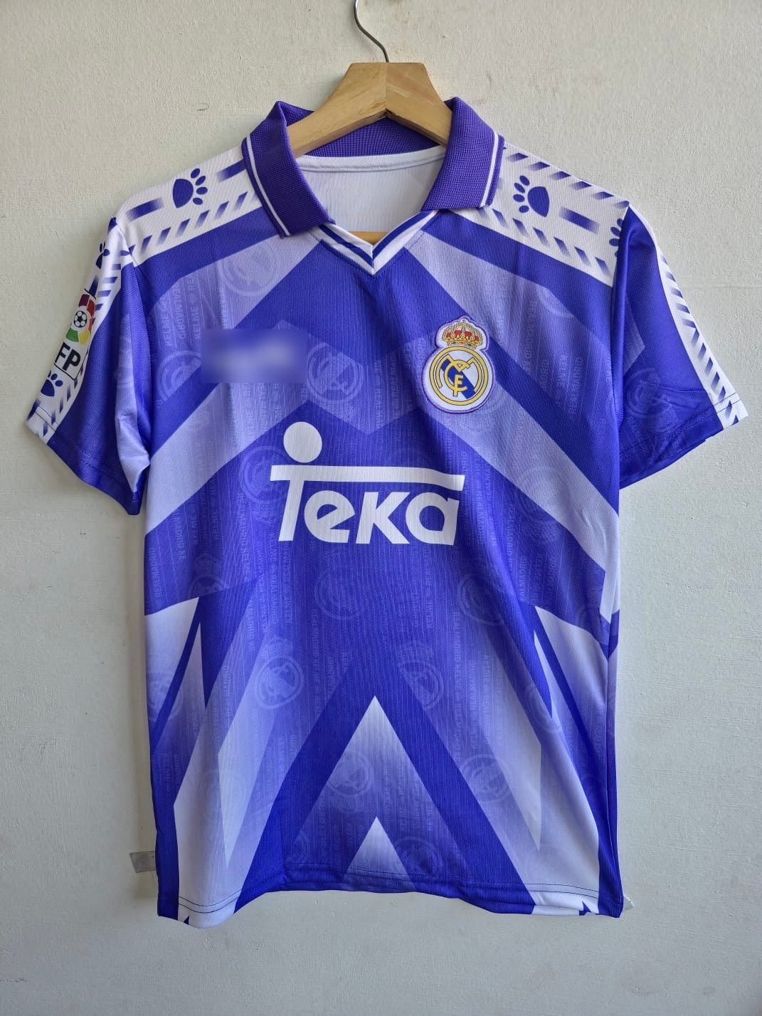 Power & Precision – Real Madrid 1996/97 Away Retro Jersey (Roberto Carlos Edition)