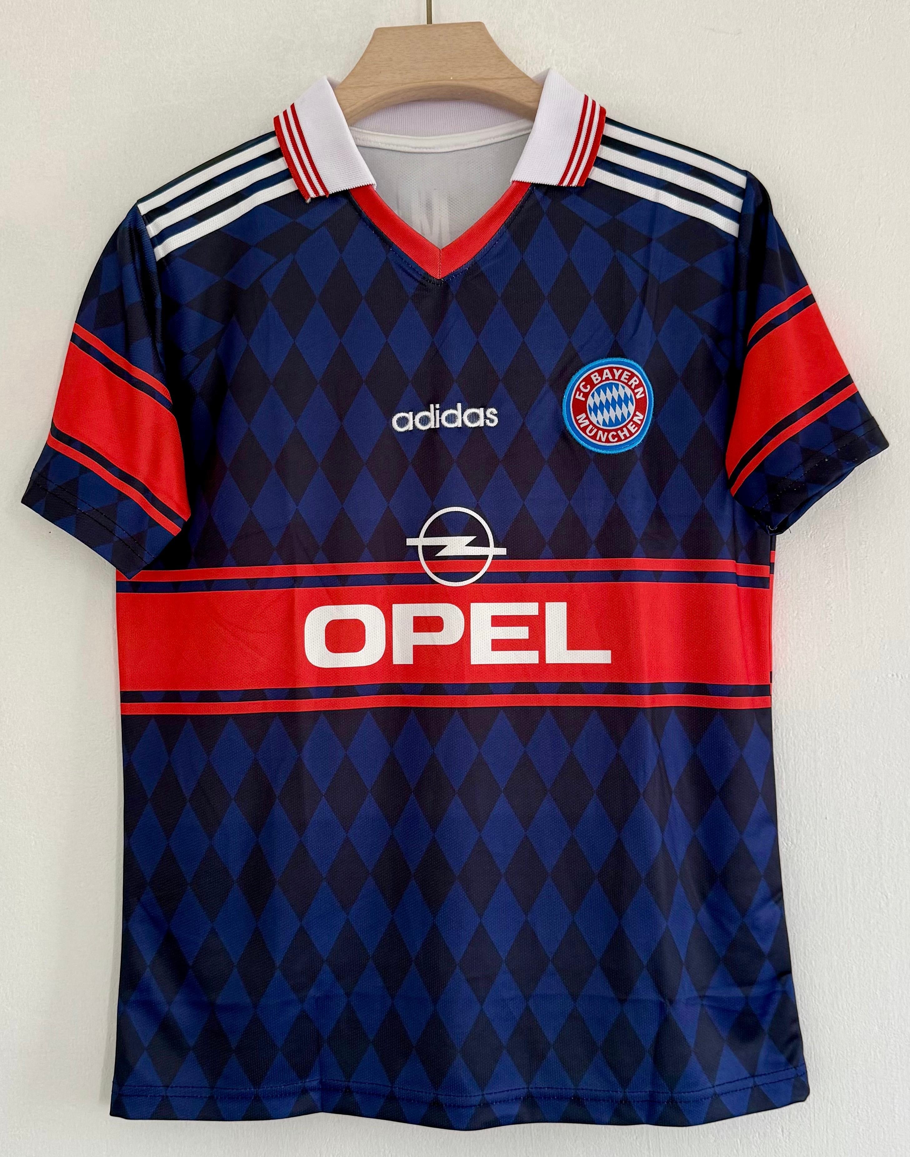 Tradition Meets Dominance – FC Bayern Munich 1997/99 Home Kit