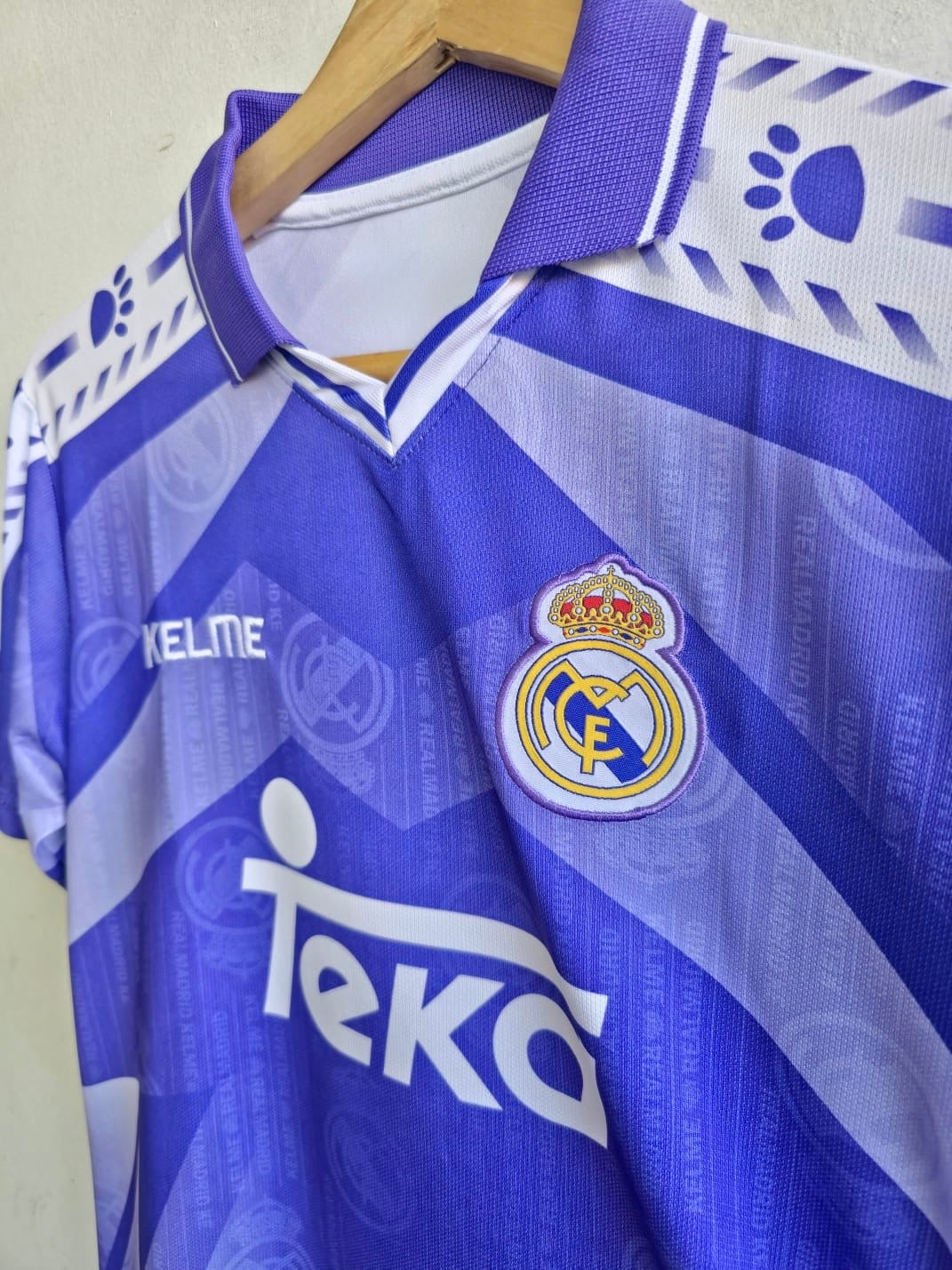 Power & Precision – Real Madrid 1996/97 Away Retro Jersey (Roberto Carlos Edition)