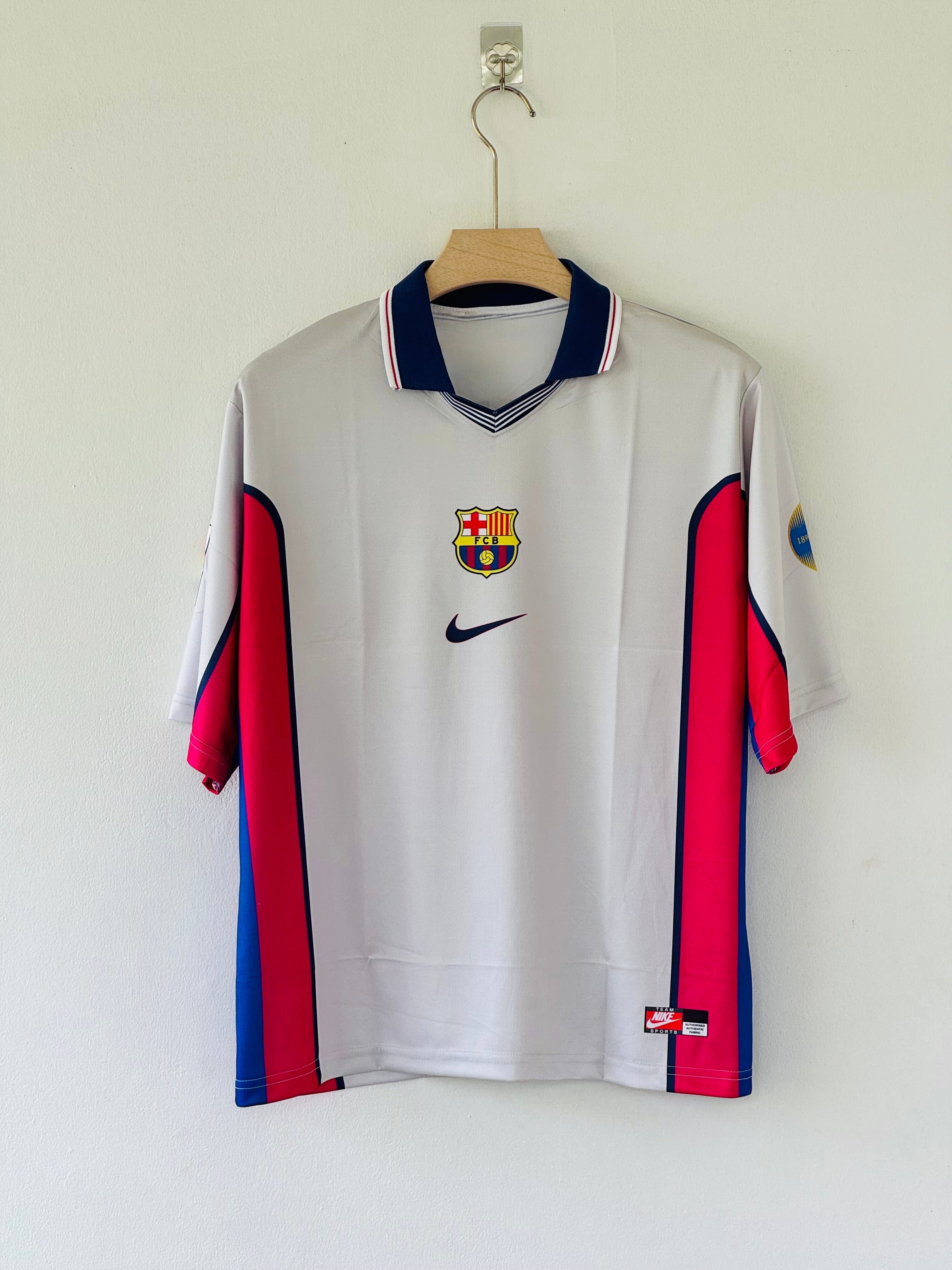 Retro Rarity Meets Brazilian Flair – Barcelona 1999–00 Away Kit (Ronaldinho Five-Sleeve Edition)