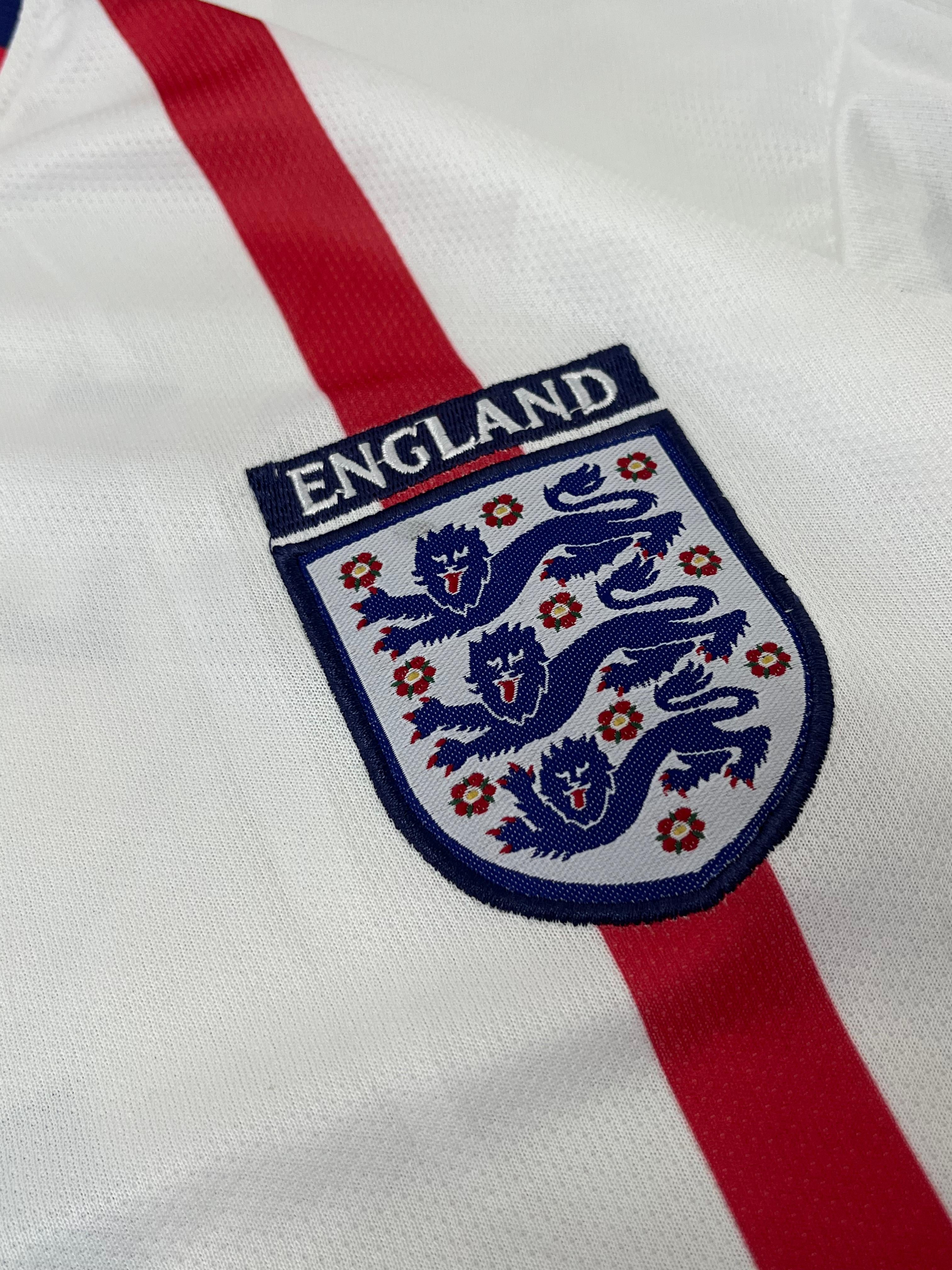 England 2001-02 David Beckam Retro Jersey Round neck