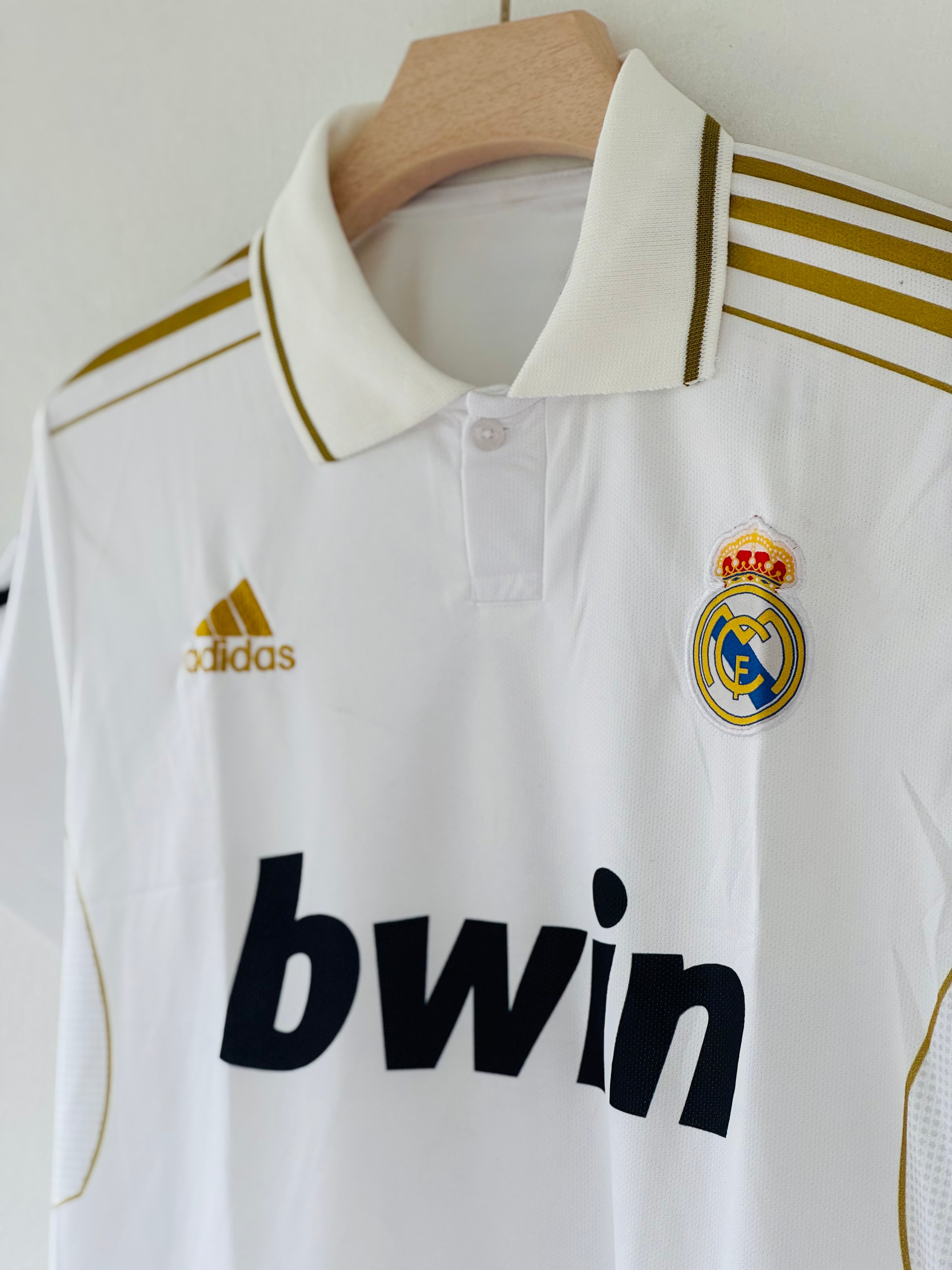 Pure Vision in White – 2011/12 Real Madrid Home Jersey, Özil Edition