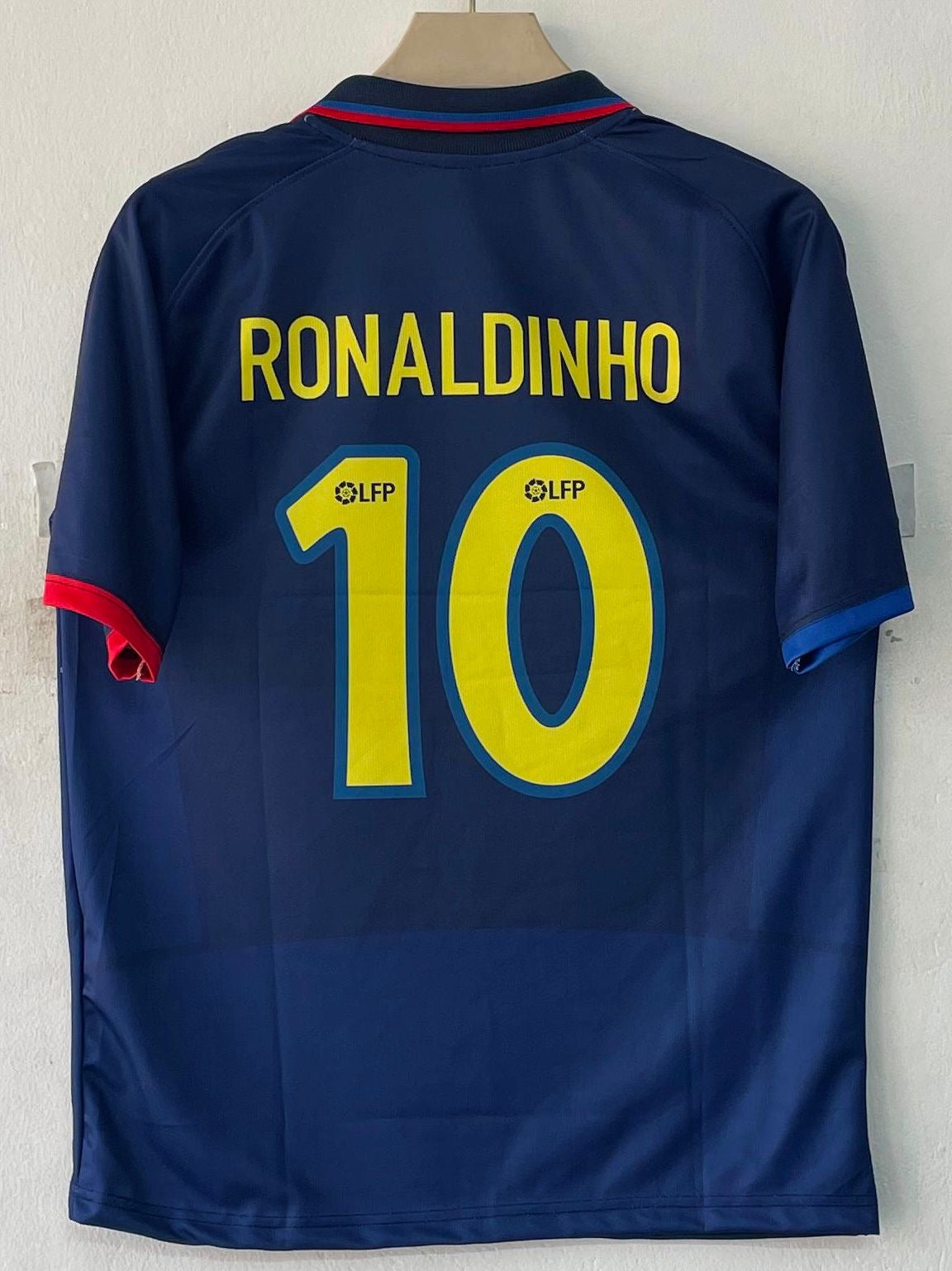 Barça Retro Classic — FC Barcelona 2002–03 Away  Ronaldinho-Inspired Edition