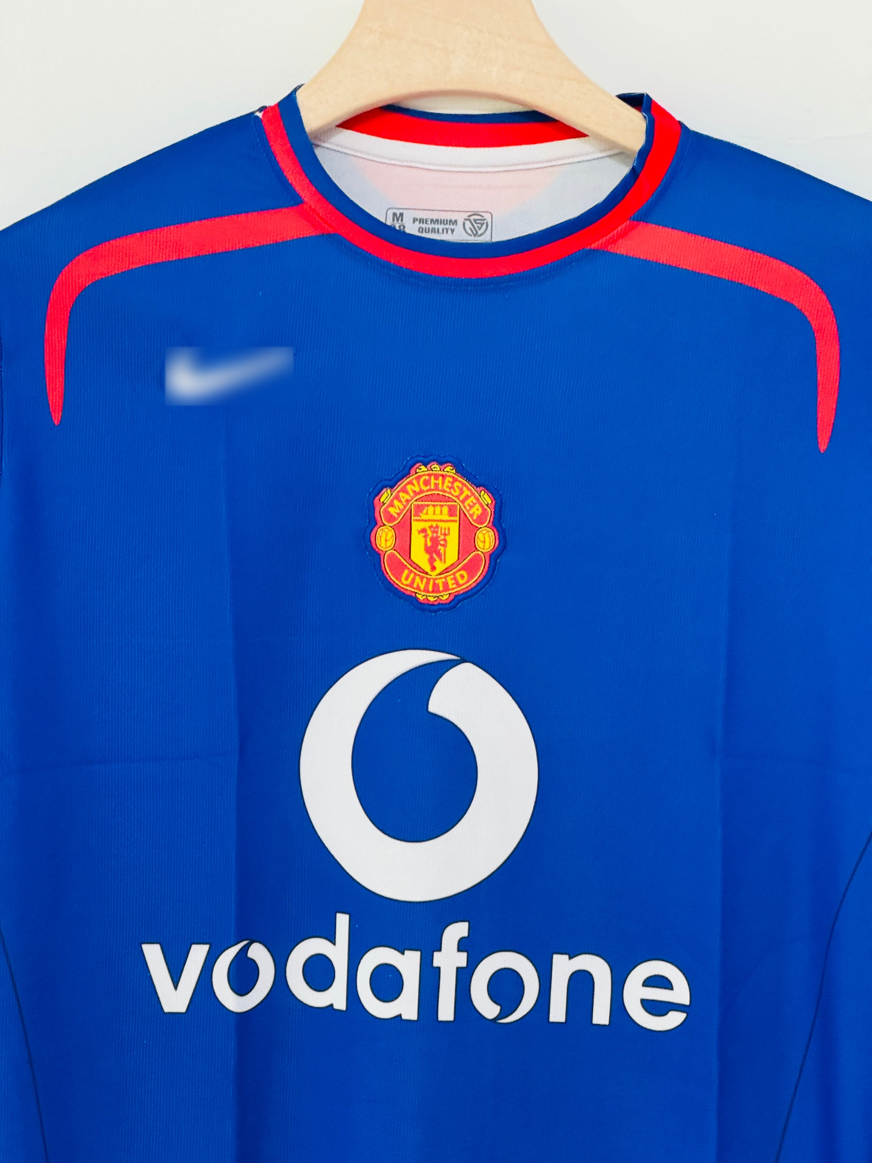 Witness the Rise of a Legend with the 2005-06 Manchester United Away Jersey – Ronaldo Full Sleeve Edition