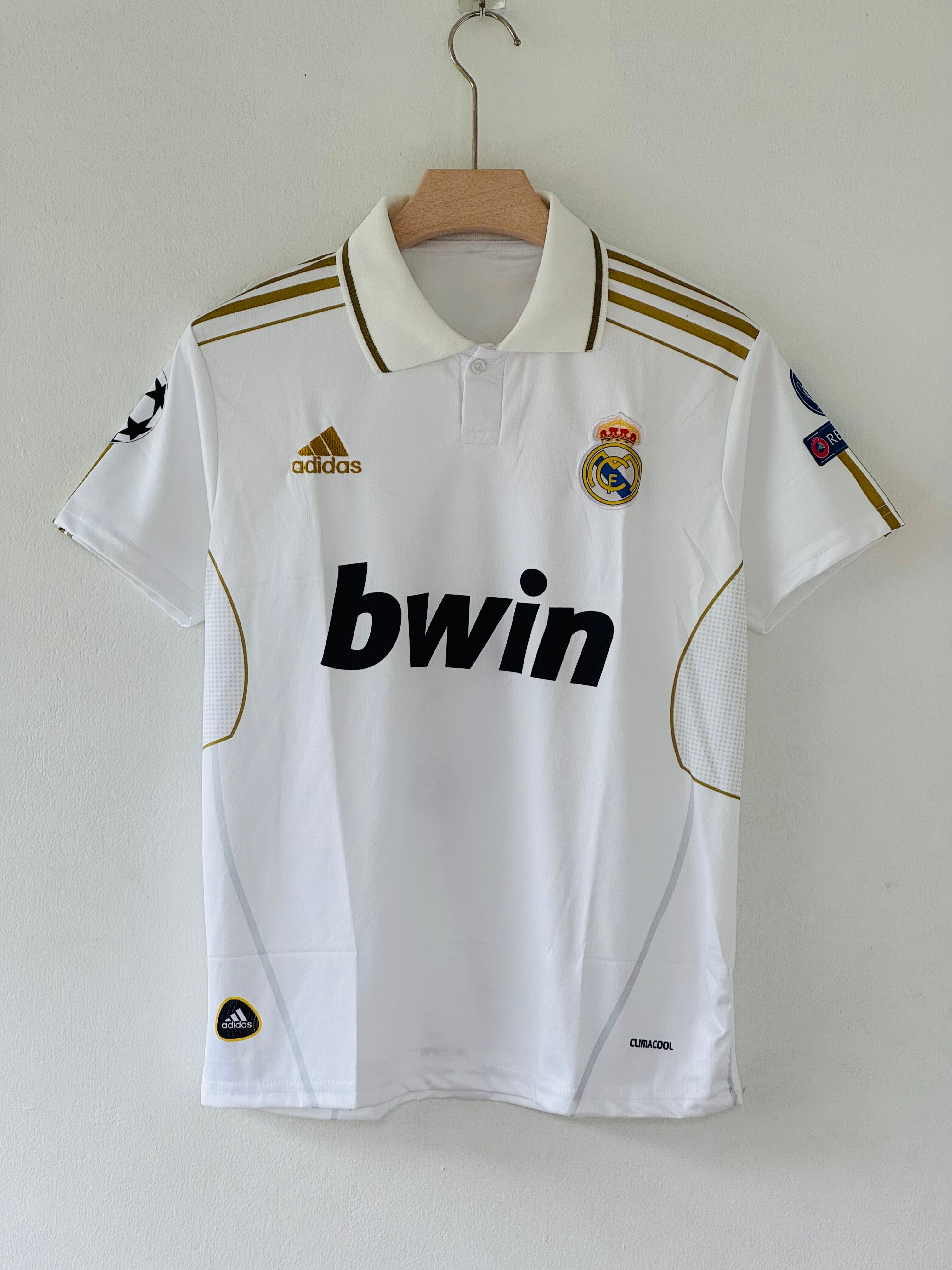 Pure Vision in White – 2011/12 Real Madrid Home Jersey, Özil Edition
