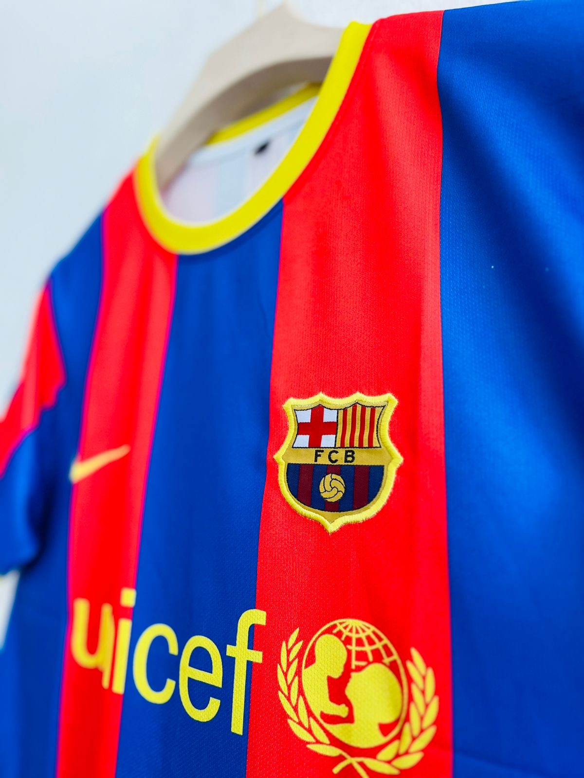 2010-11 Barcelona Home Kit - Classic Blaugrana Jersey Messi Version with Embroidered Design