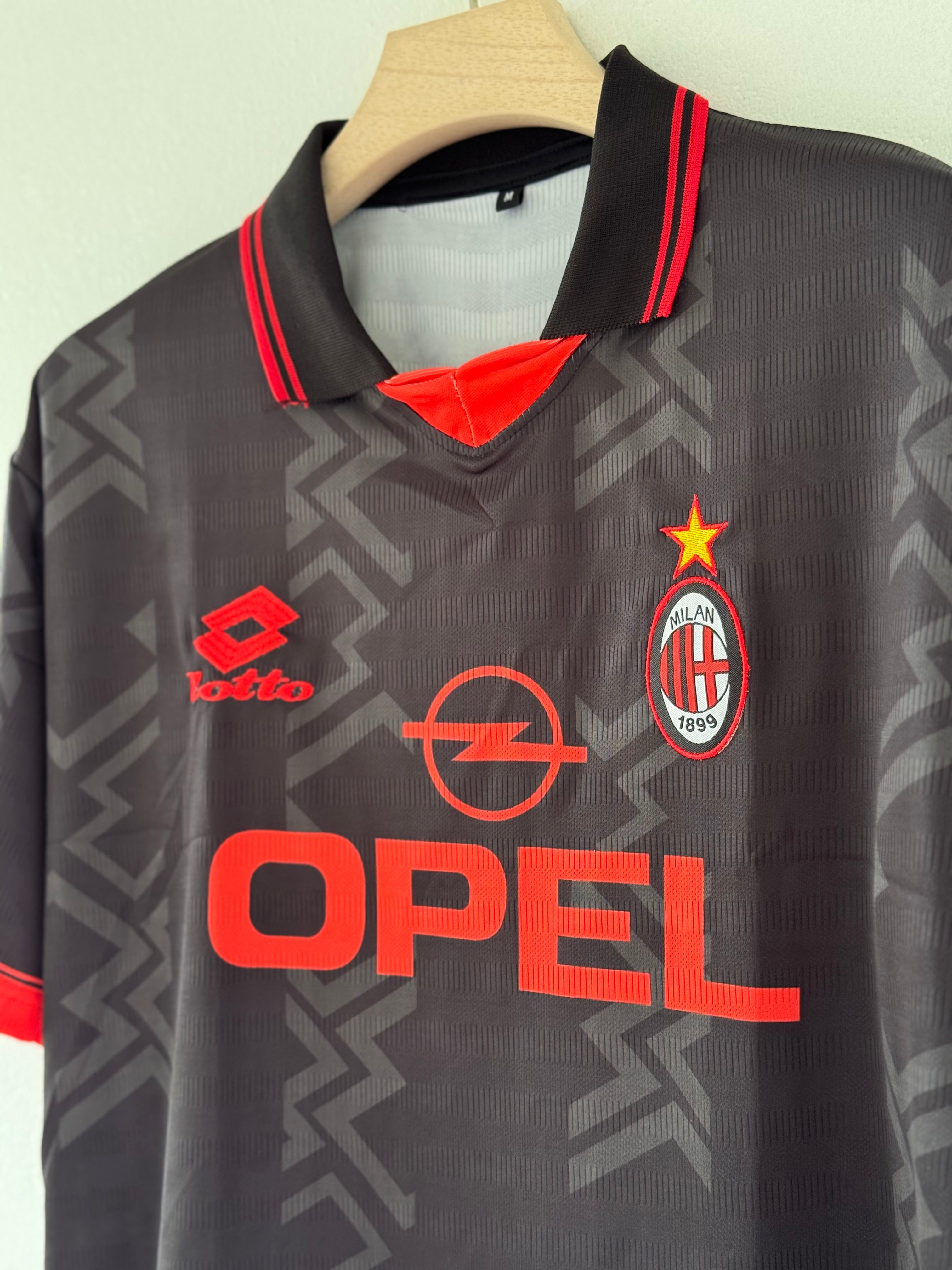 Defend with Honor. Lead with Class. – AC Milan 1996/97 Maldini Five-Sleeve Edition