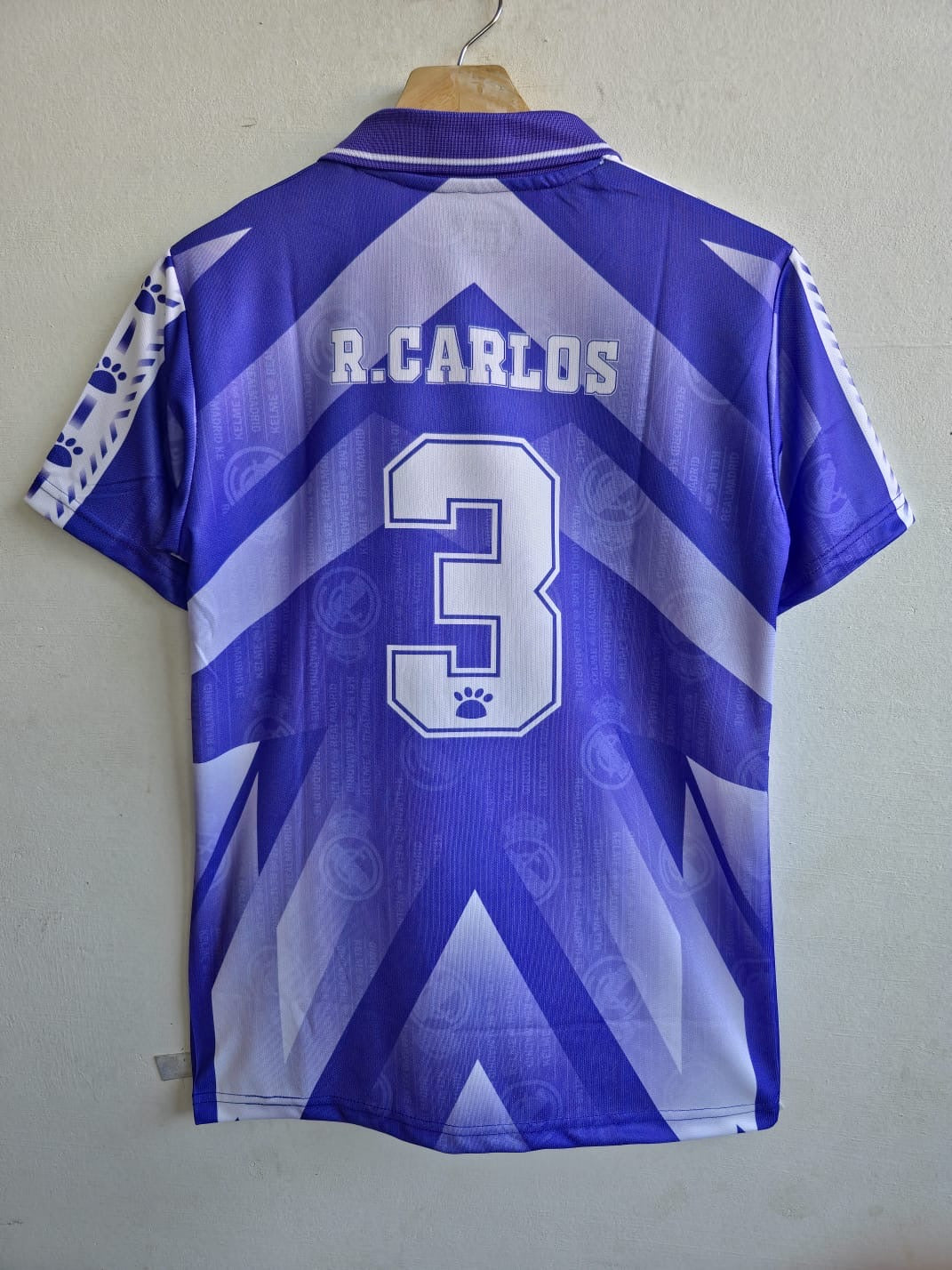 Power & Precision – Real Madrid 1996/97 Away Retro Jersey (Roberto Carlos Edition)