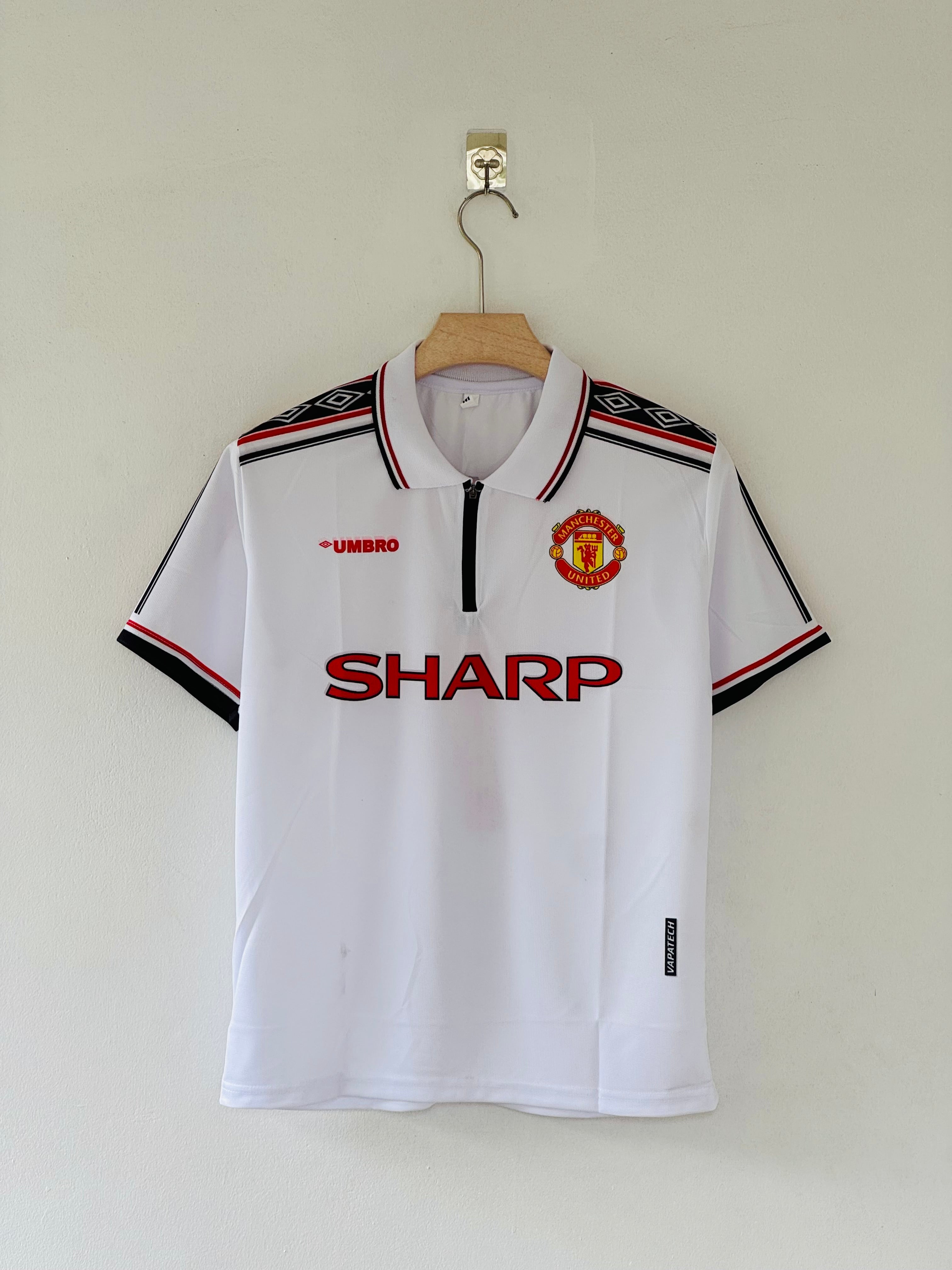 Treble Icons — Manchester United 1998–99 Away Jersey (Beckham #7 Edition polo)