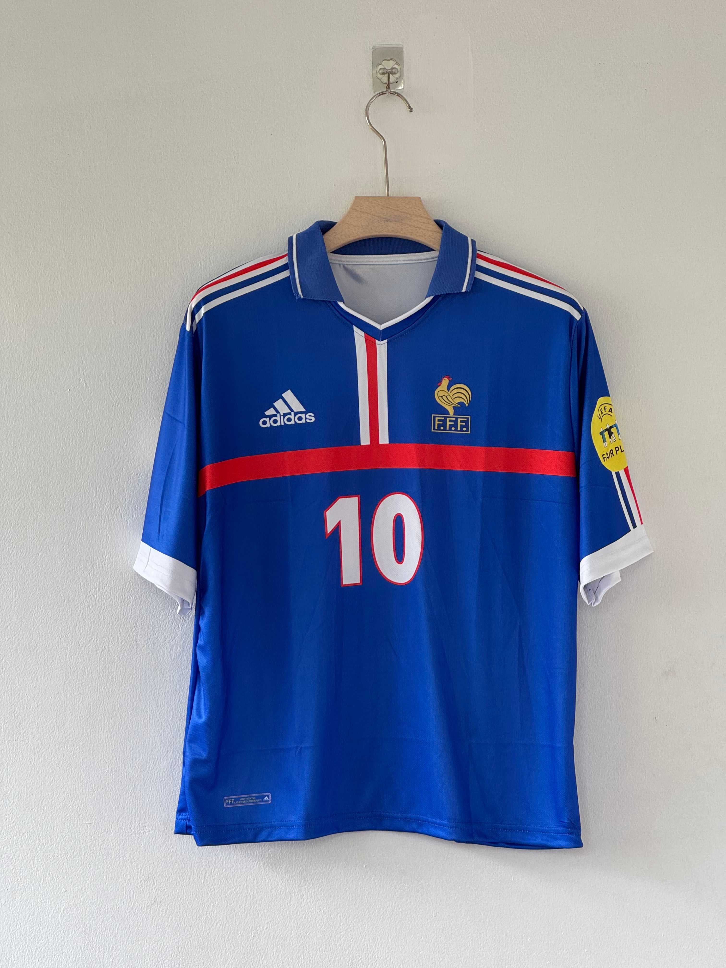 Gallic Elegance Reimagined – France 2000/01 Zidane Five Sleeve Jersey