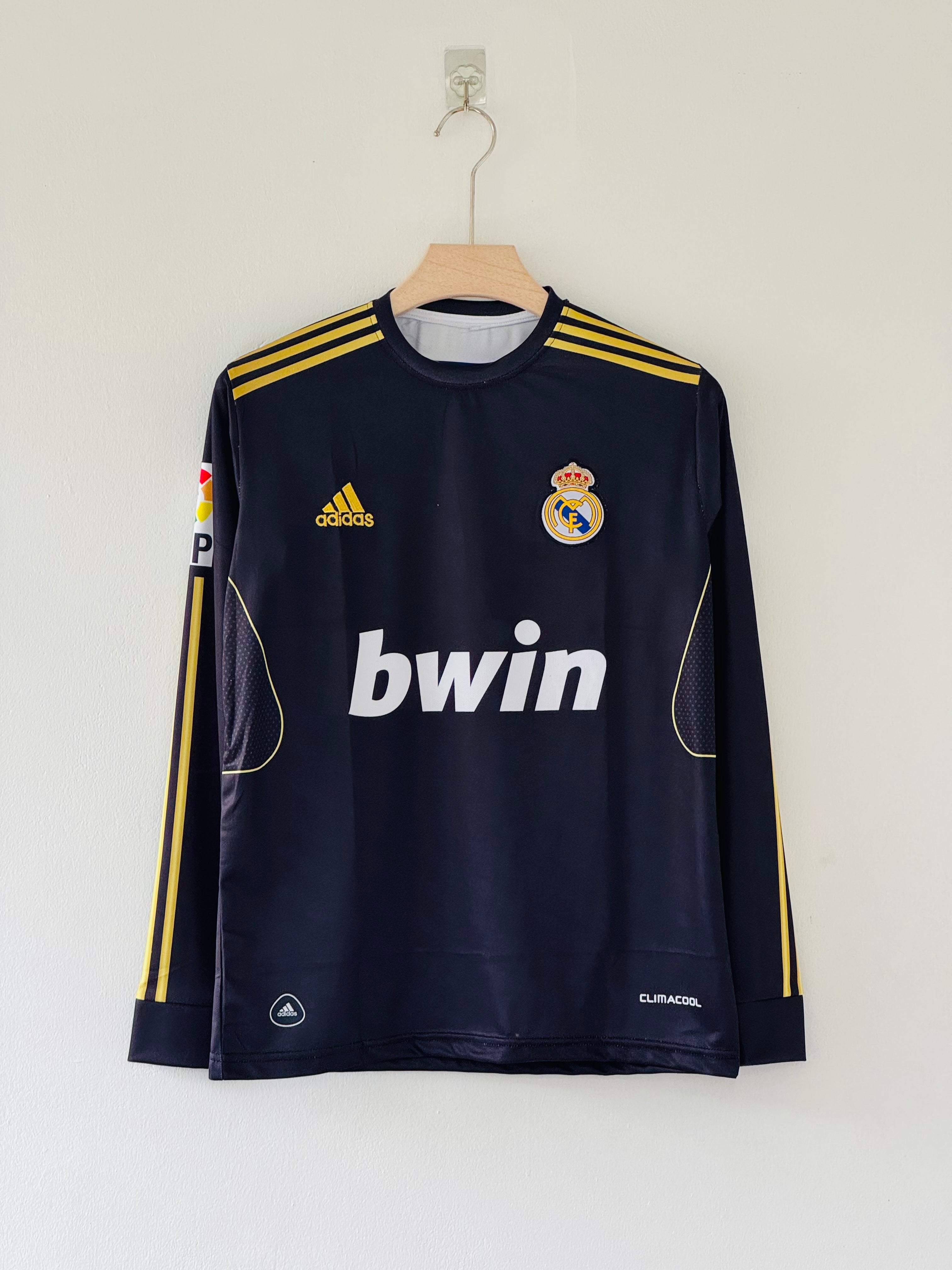 A Season of Dominance – Real Madrid 2011–12 Retro Full Sleeve Jersey