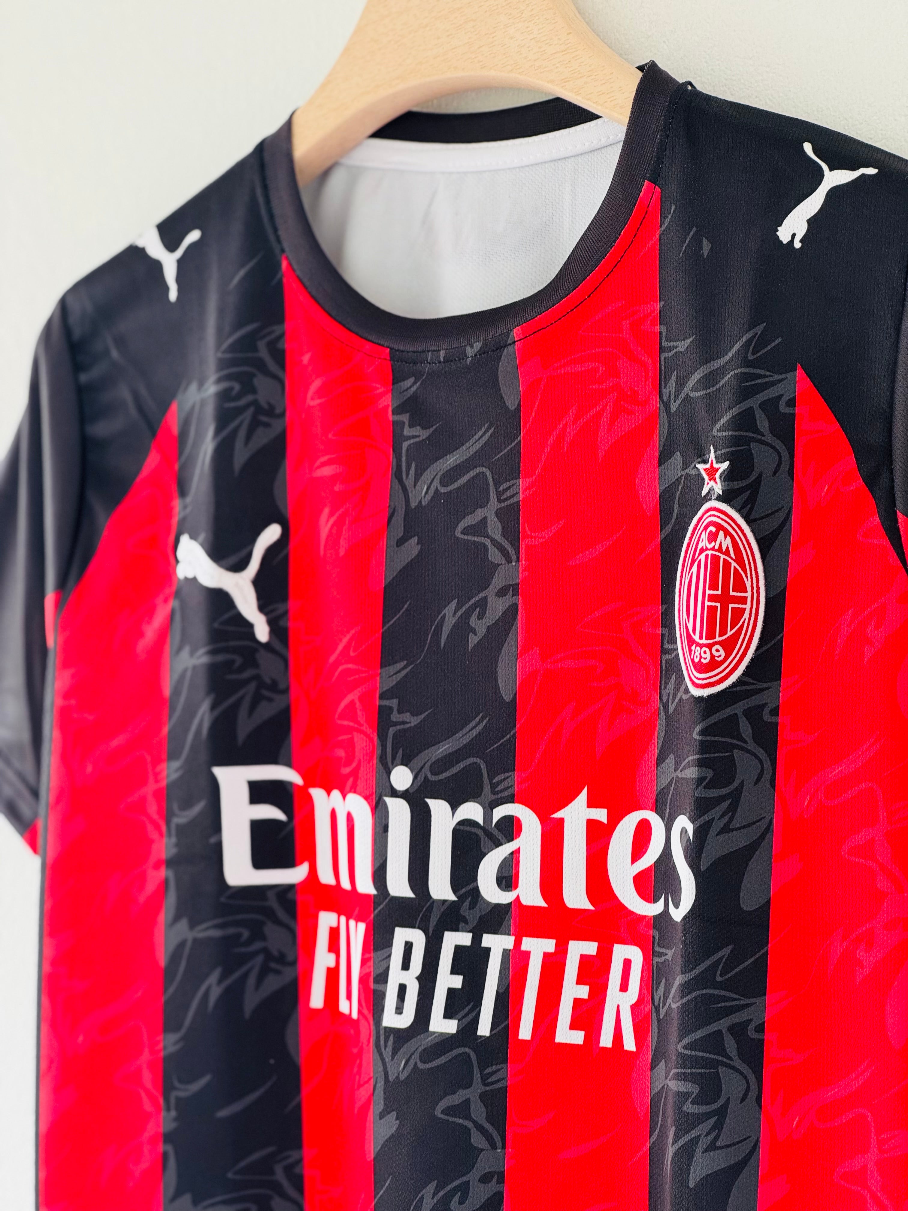 2025/26 AC Milan Home Jersey
pulisic edition