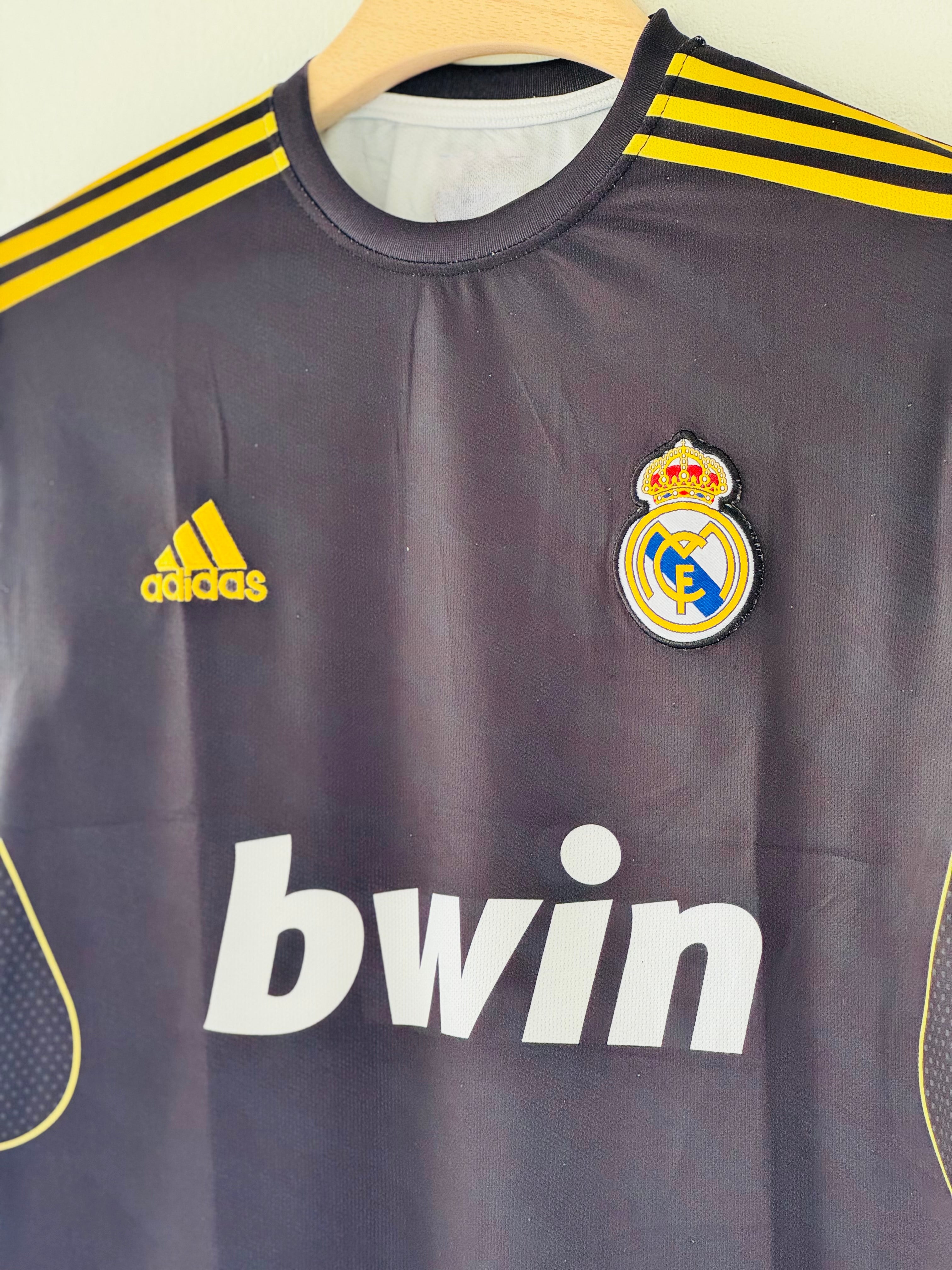 A Season of Dominance – Real Madrid 2011–12 Retro Full Sleeve Jersey
