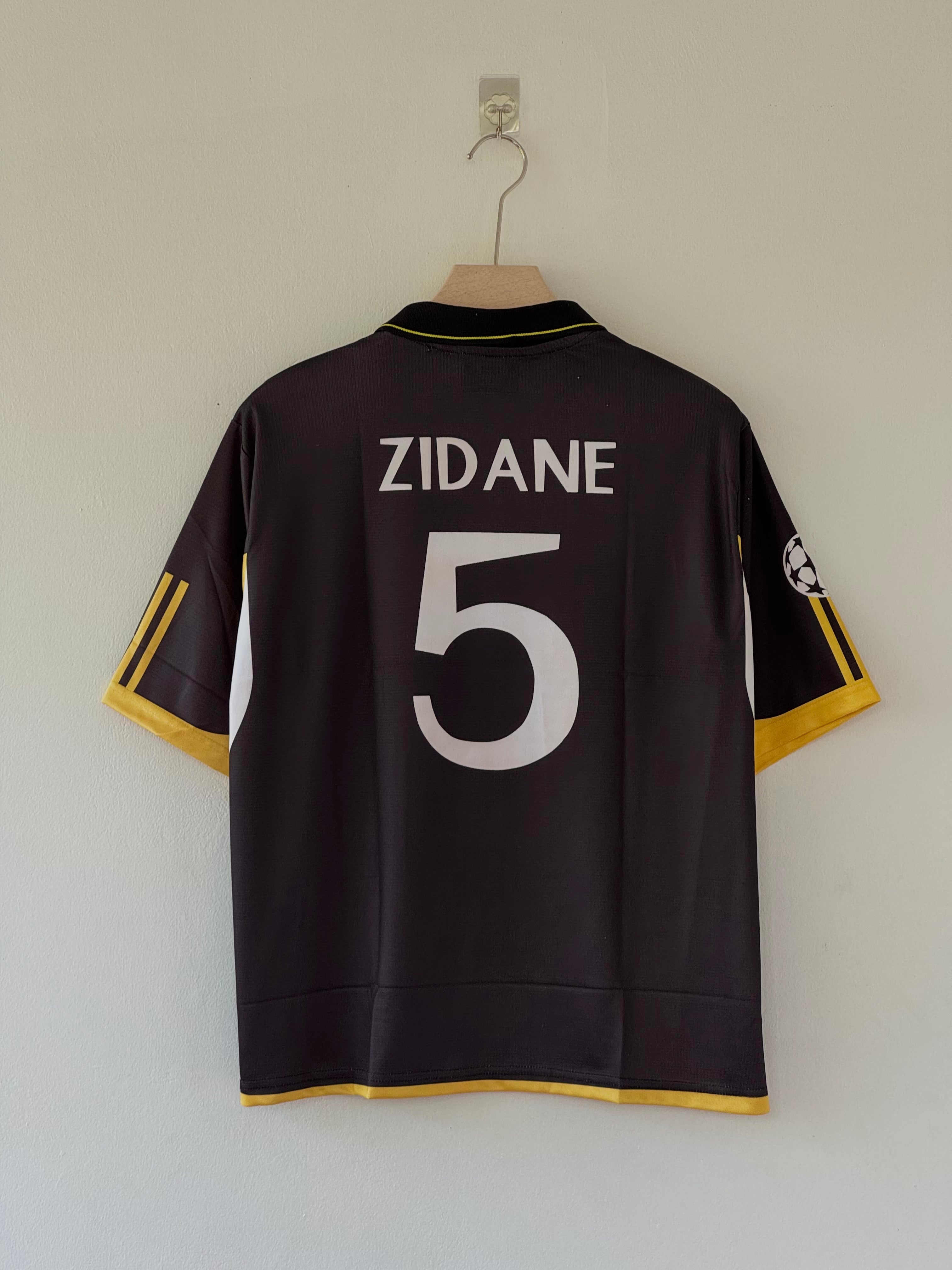 Galáctico Beginnings – Real Madrid 1999–2001 Retro Five Sleeve Edition