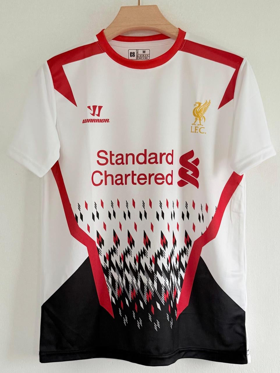 Lead with Legacy in the 2013-14 Liverpool Away Jersey – Steven Gerrard Edition
