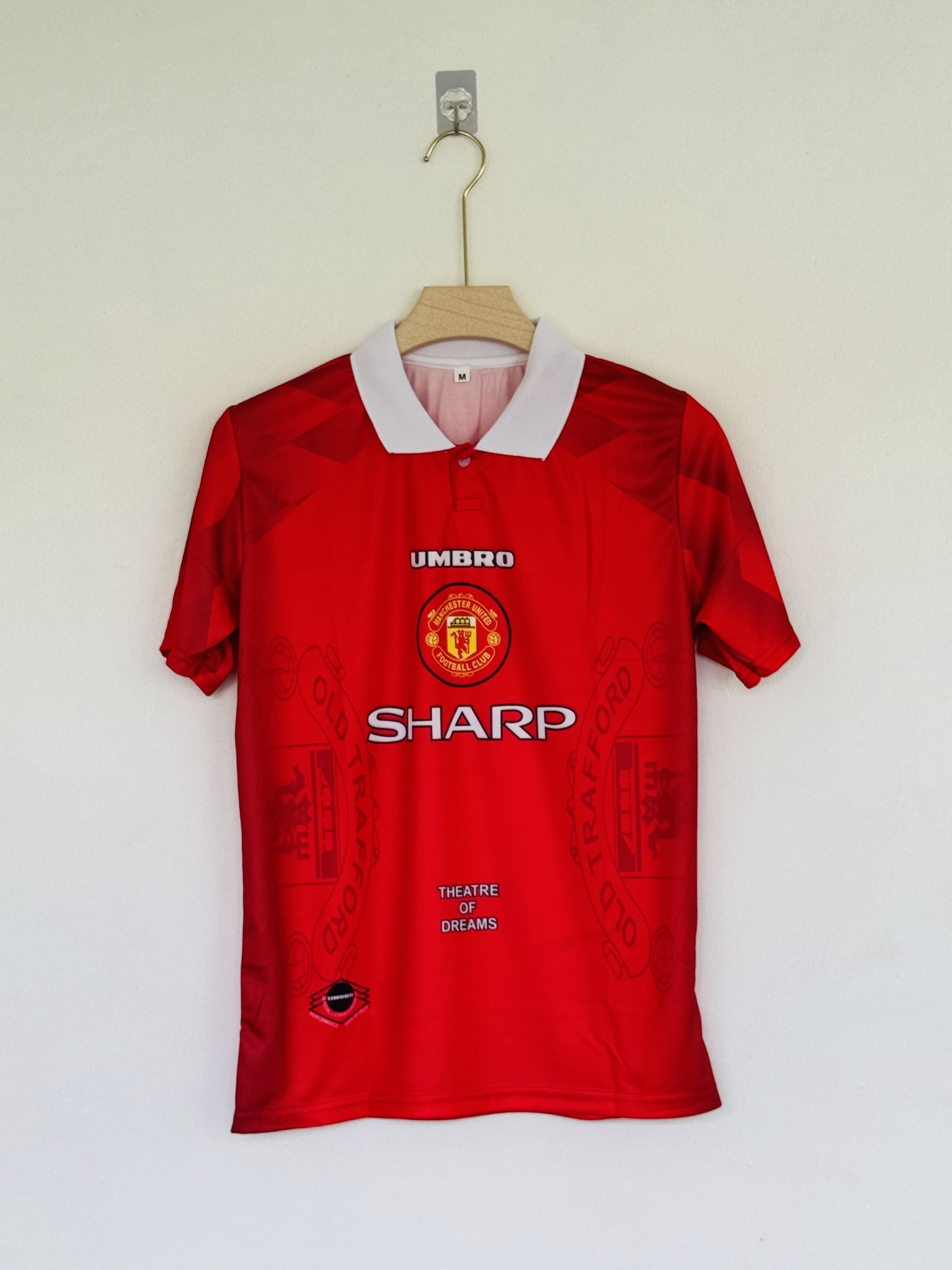 Manchester United 1997-98 Beckham Jersey - Legends Edition