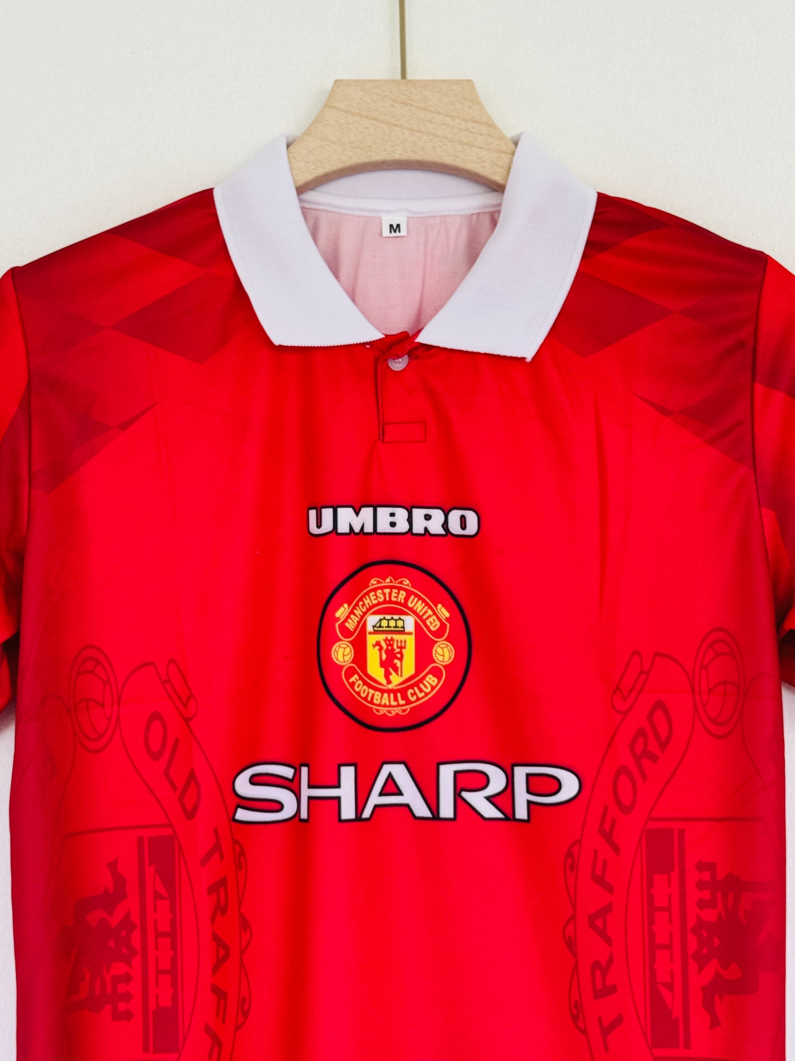 Manchester United 1997-98 Beckham Jersey - Legends Edition