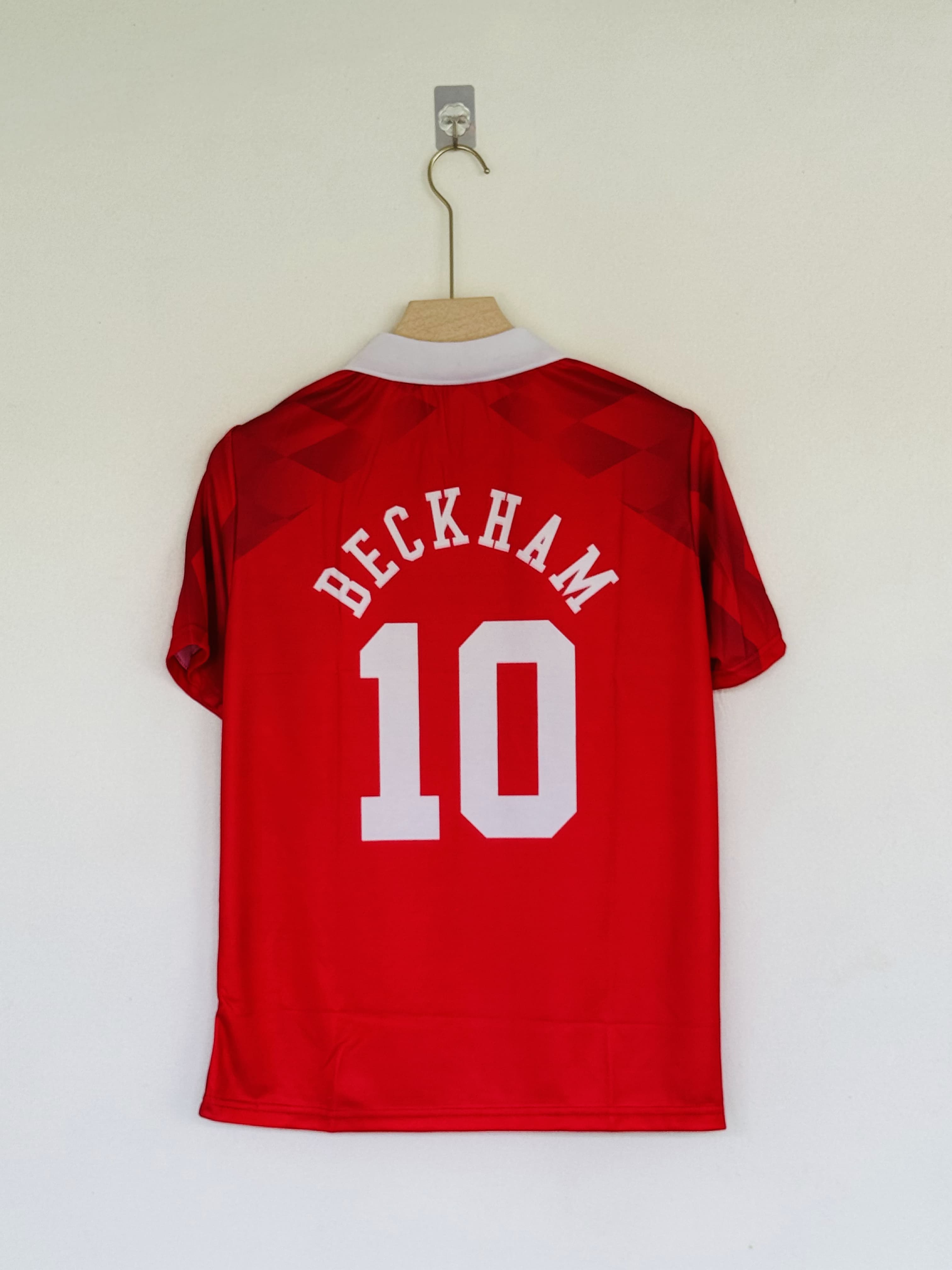 Manchester United 1997-98 Beckham Jersey - Legends Edition