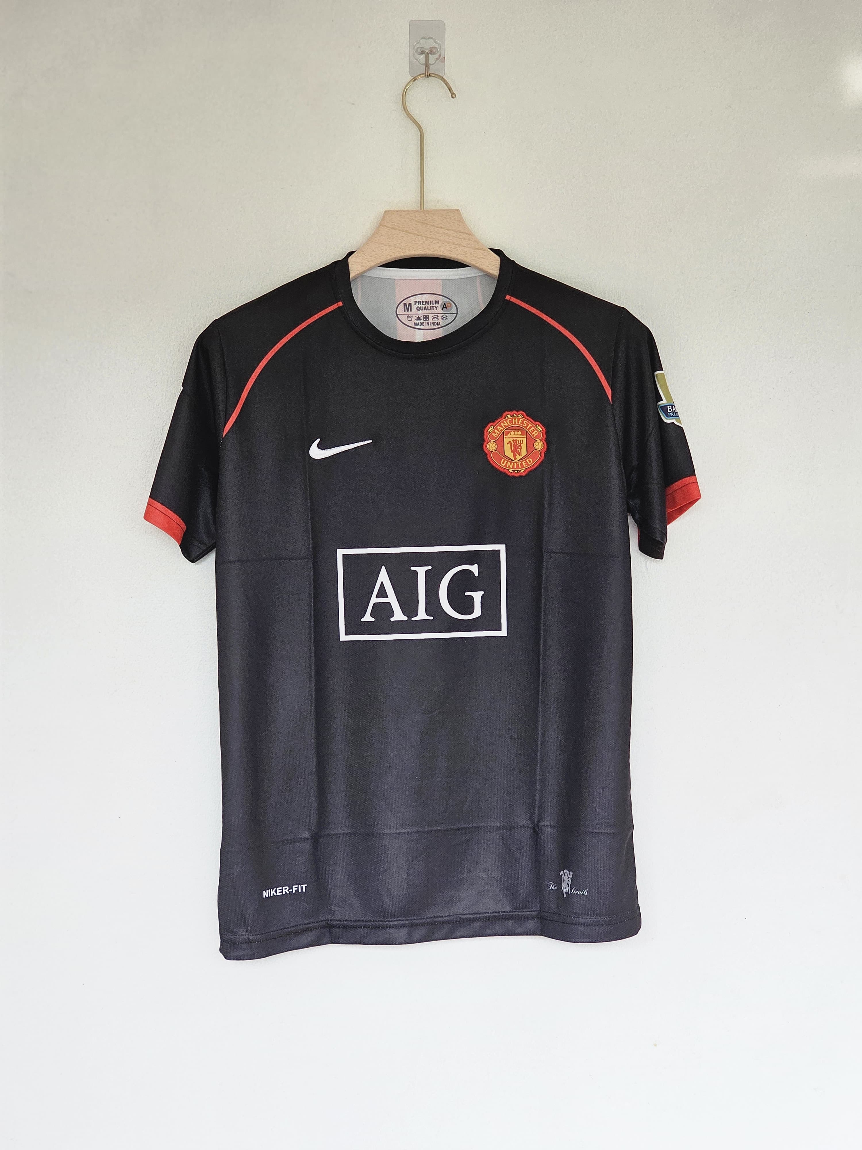 2007 Manchester United Away Kit Embroidery - A Classic Red Devils Masterpiece  Ronaldo Edition