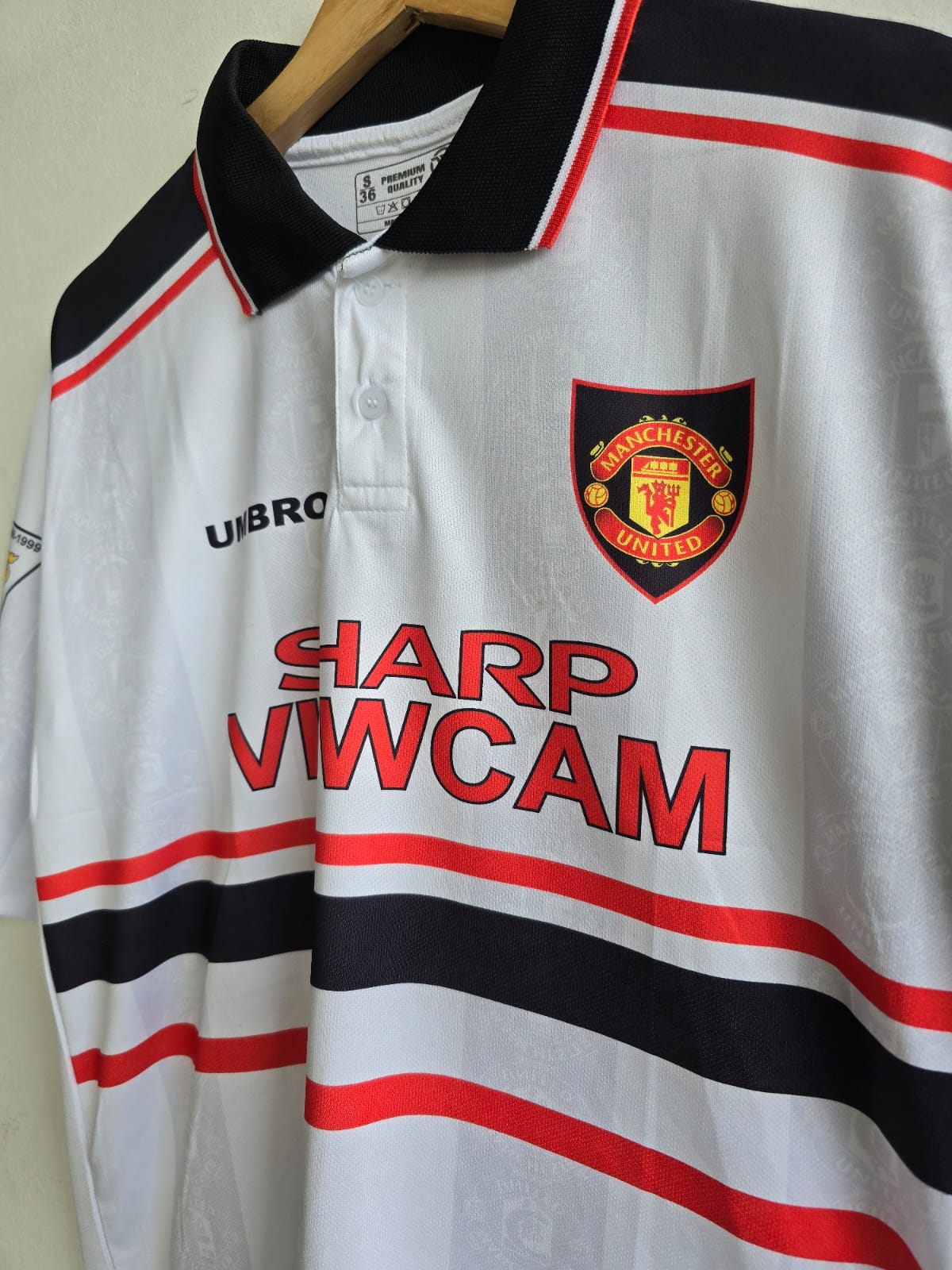 Manchester United 1998 ユニフォーム デサント製 正規品 Manchester United 1998 ユニフォーム デサント製 正規品 Amazon