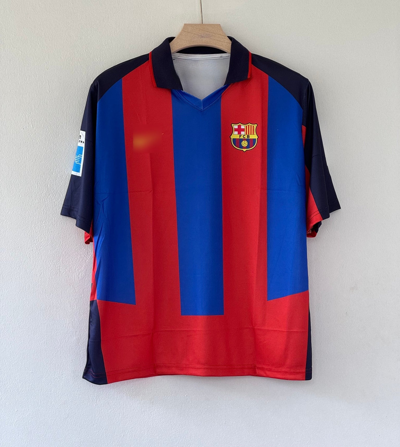 2003-04 Barcelona Home Jersey - Ronaldinho Five sleeve edition