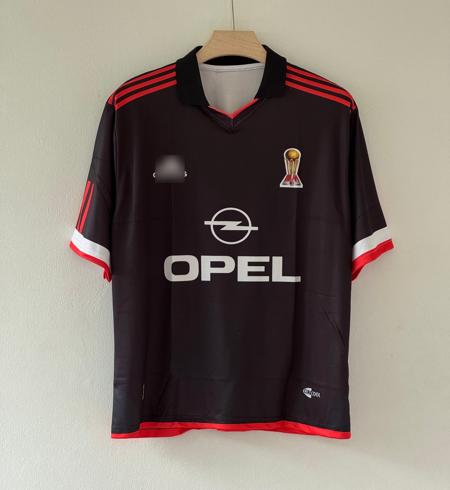 Retro Power. Rossoneri Pride. – AC Milan 1999/2000 Five-Sleeve Edition