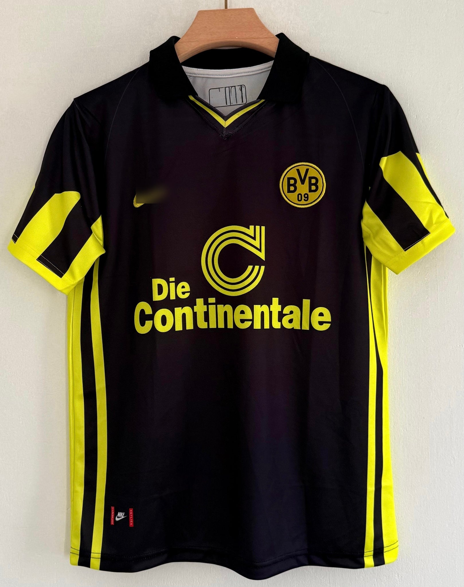 Champions of Europe – Borussia Dortmund 1996/97 Away Kit